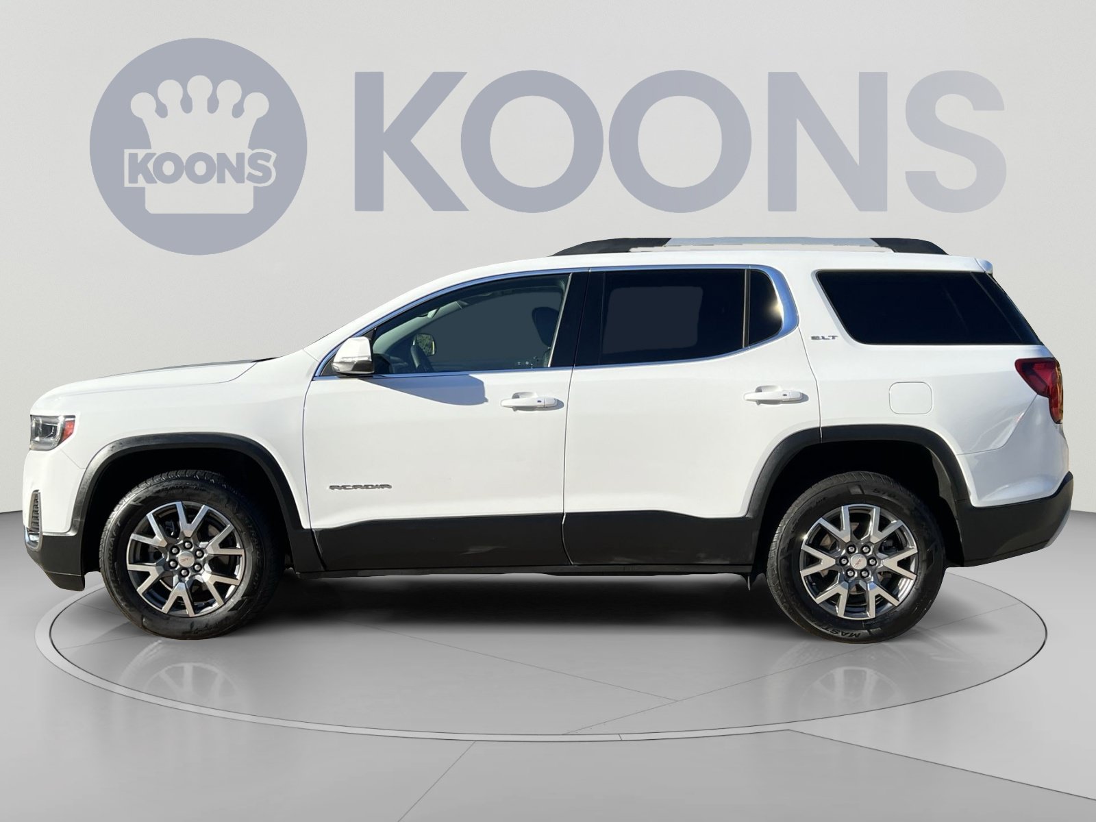 Used 2023 GMC Acadia SLT AWD/4WD image 2