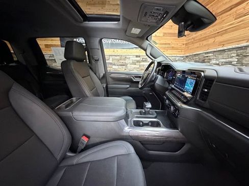 Used 2024 Chevrolet Silverado 1500 LTZ w/ Technology Package AWD/4WD image 16
