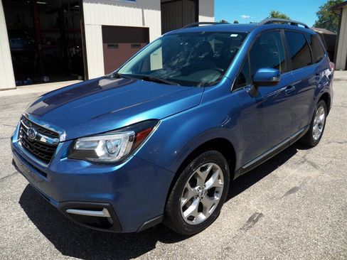 Used 2017 Subaru Forester 2.5i Touring AWD/4WD image 2