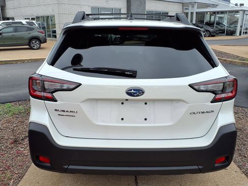 Certified 2025 Subaru Outback Premium image 2