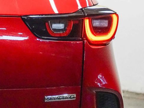 Used 2025 MAZDA CX-50 AWD 2.5 S w/ Premium Package image 12