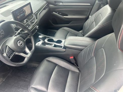 Used 2023 Nissan Altima 2.5 SR w/ SR Premium Package FWD image 11