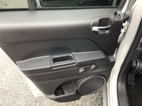 Used 2011 Jeep Patriot Sport image 34