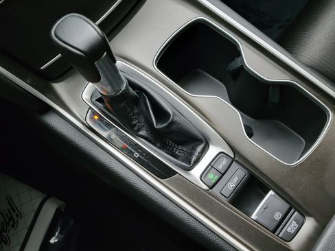 Certified 2022 Honda Accord Sport image 29