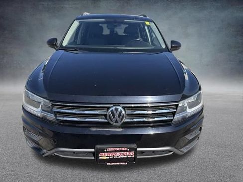 Used 2019 Volkswagen Tiguan SE w/ Panoramic Sunroof Package AWD/4WD image 3