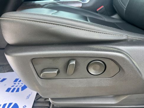 Used 2024 Chevrolet Silverado 1500 LTZ image 39