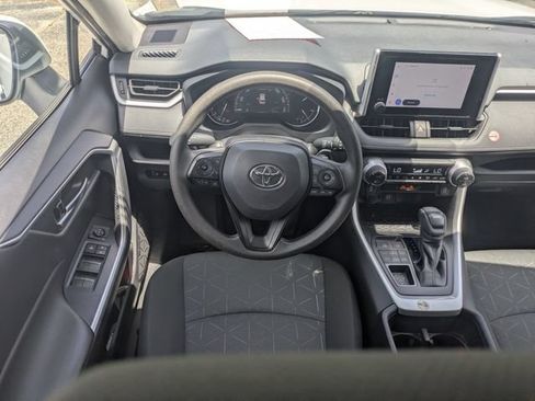 Used 2025 Toyota RAV4 XLE AWD/4WD image 18