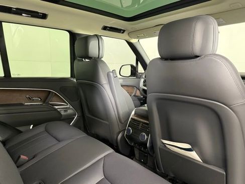 New 2025 Land Rover Range Rover SE AWD/4WD image 30