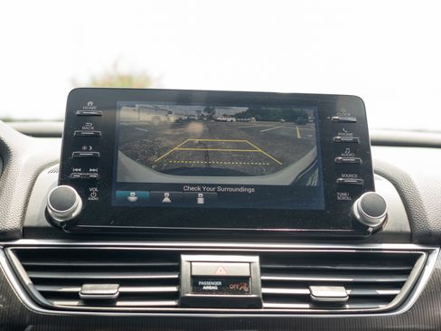 Used 2018 Honda Accord Sport image 29