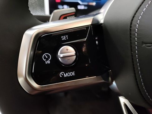 Used 2025 BMW i7 xDrive60 w/ Premium Package image 14