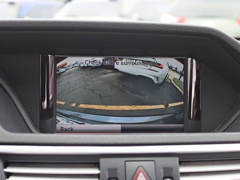 Used 2013 Mercedes-Benz E 350 4MATIC Sedan image 21