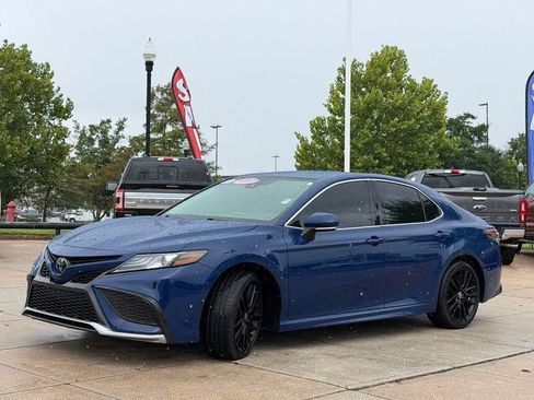 Used 2023 Toyota Camry XSE FWD image 8