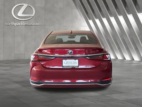Used 2019 Lexus ES 300h w/ Accessory Package 2 FWD image 28