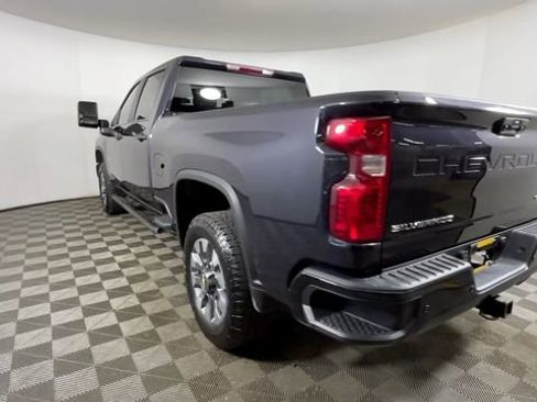 Used 2024 Chevrolet Silverado 2500 Custom w/ Custom Value Package AWD/4WD image 6