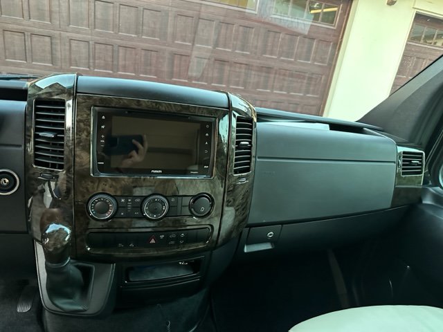 Used 2017 Mercedes-Benz Sprinter 2500 image 8
