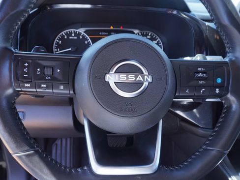 Used 2025 Nissan Pathfinder SV FWD image 18