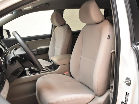 Used 2020 Kia Sedona LX FWD image 14