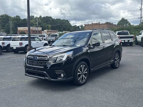 Used 2023 Subaru Forester Limited AWD/4WD image 3