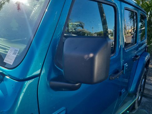 Used 2020 Jeep Wrangler Unlimited Sahara AWD/4WD image 11