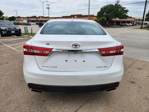 Used 2015 Toyota Avalon Limited FWD image 4