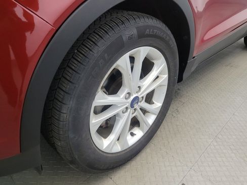 Used 2018 Ford Escape SE w/ SE Sync 3 Package FWD image 31