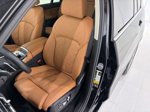 Certified 2023 BMW X7 xDrive40i w/ Executive Package image 13