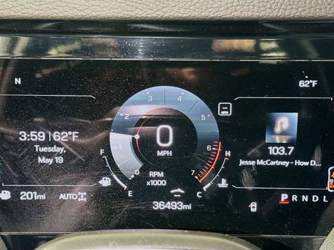 Used 2025 GMC Yukon XL Denali AWD/4WD image 10