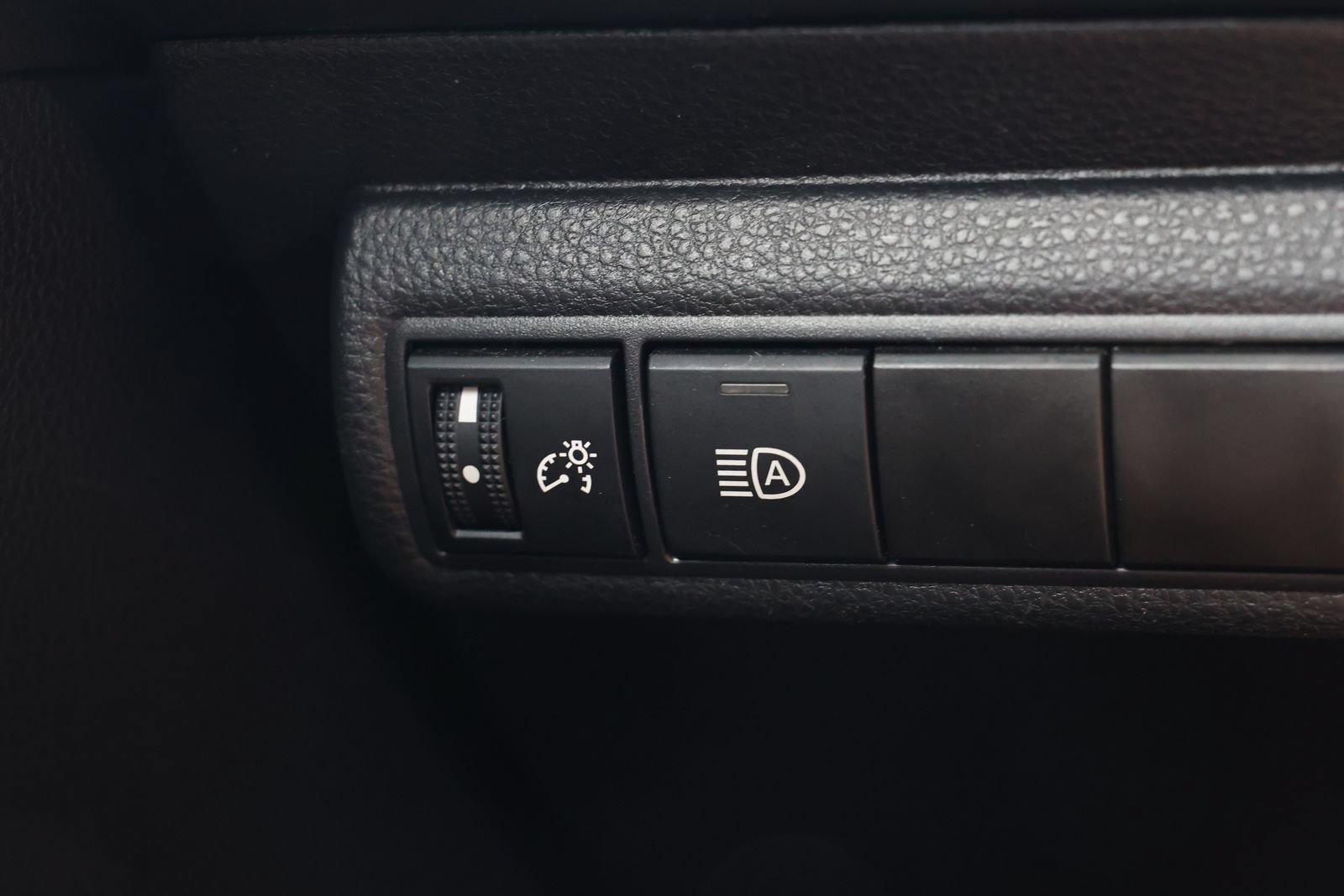Used 2025 Toyota Corolla SE FWD image 21