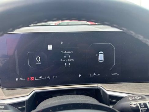 Used 2025 Kia Sorento SX AWD/4WD image 3