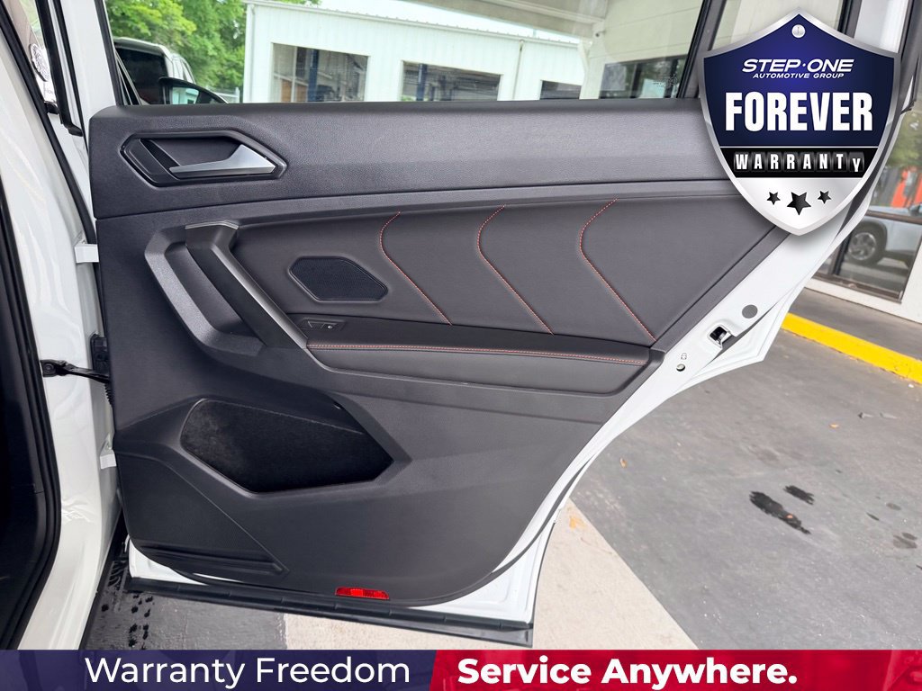 Used 2024 Volkswagen Tiguan SE AWD/4WD image 31