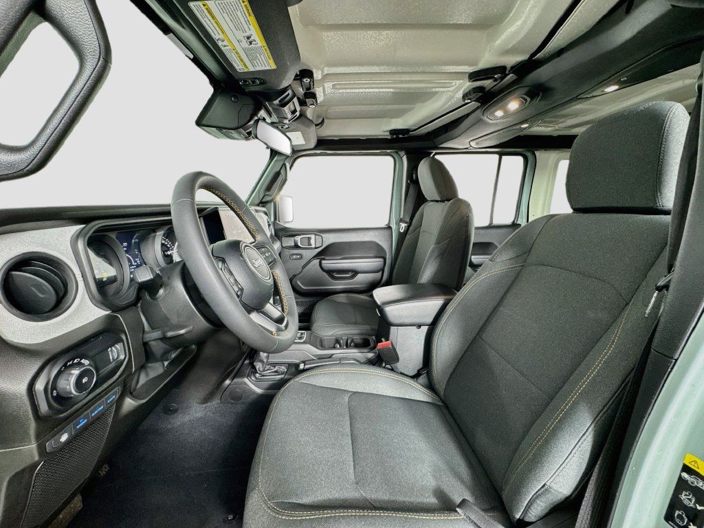 Used 2024 Jeep Wrangler Unlimited AWD/4WD image 14