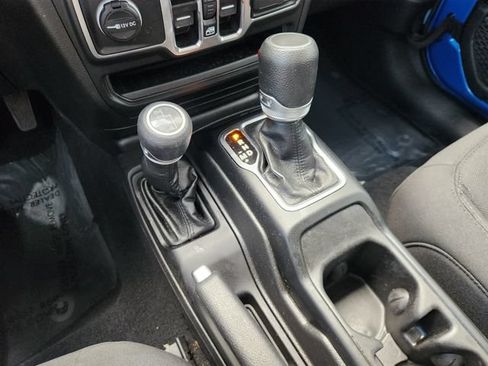 Used 2023 Jeep Wrangler Unlimited Sport AWD/4WD image 23