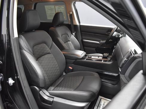 Certified 2024 Nissan Pathfinder S image 14