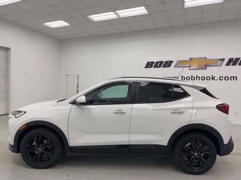 Used 2024 Buick Encore GX Sport Touring image 8