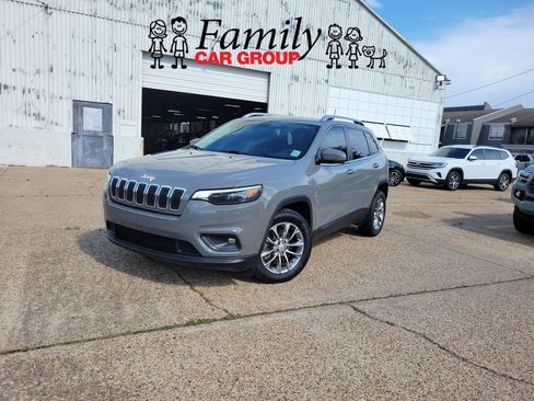 Used 2020 Jeep Cherokee Latitude Plus image 1