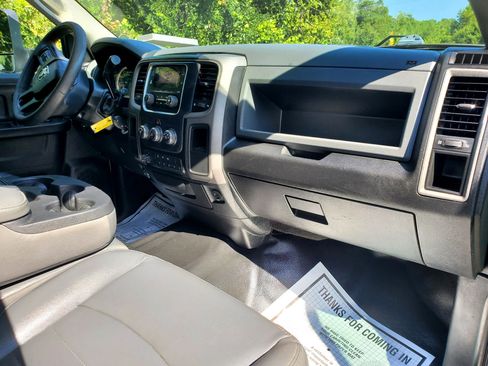 Used 2018 RAM 3500 Tradesman w/ Chrome Appearance Group image 40