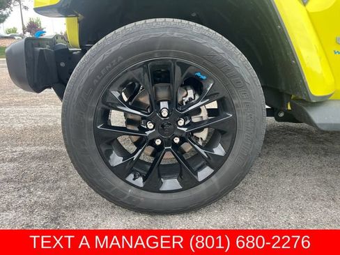 Used 2022 Jeep Wrangler Unlimited Sahara w/ Cold Weather Group AWD/4WD image 9