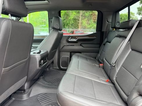 Used 2022 Chevrolet Silverado 1500 LT Trail Boss w/ Convenience Package II AWD/4WD image 28