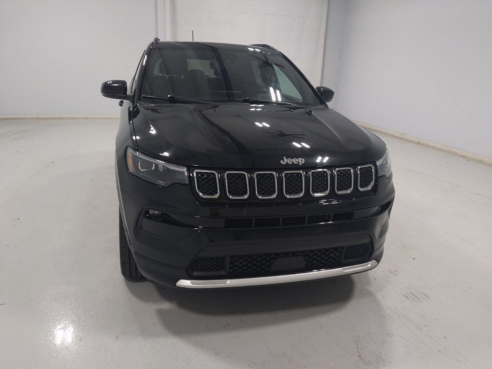 Used 2023 Jeep Compass Limited w/ Elite Group AWD/4WD image 14