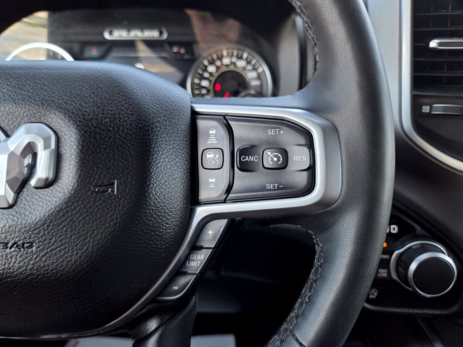 Used 2025 RAM 1500 Big Horn AWD/4WD image 45