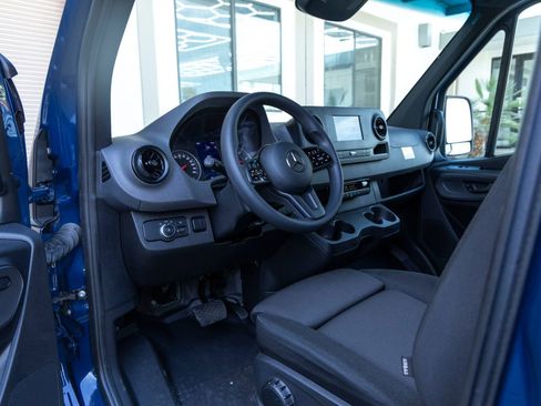 Used 2024 Mercedes-Benz Sprinter 3500 w/ Acoustic Package image 15