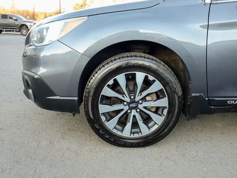 Used 2017 Subaru Outback 3.6R Limited image 20