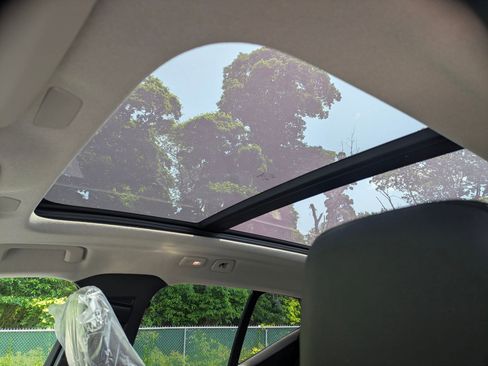 New 2026 Volvo XC40 B5 Core w/ Protection Package Premier image 21