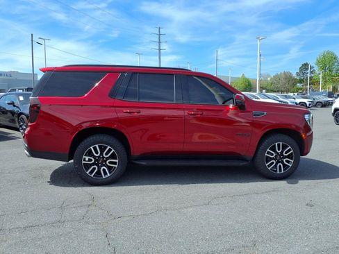 Used 2022 GMC Yukon AT4 w/ Technology Package AWD/4WD image 11