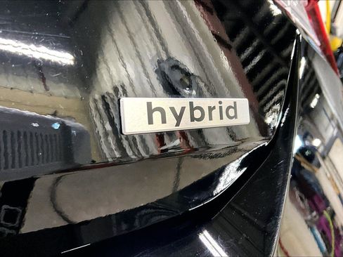 Used 2025 Hyundai Elantra Limited image 9