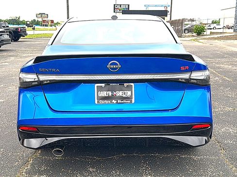 New 2026 Nissan Sentra SR w/ Floor Mat Package FWD image 7