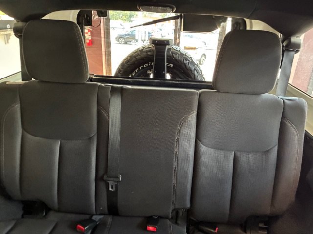 Used 2013 Jeep Wrangler Unlimited Sahara w/ Connectivity Group AWD/4WD image 40