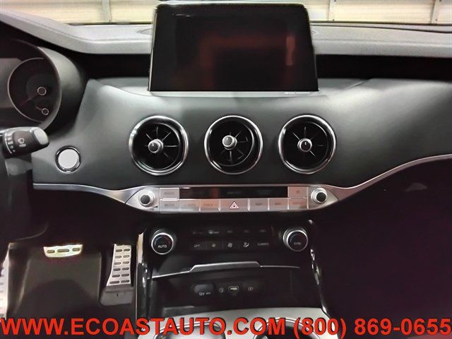 Used 2018 Kia Stinger GT2 RWD image 12