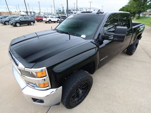 Used 2019 Chevrolet Silverado 2500 LT AWD/4WD image 19