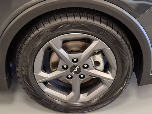 Used 2025 Kia K4 LXS image 7